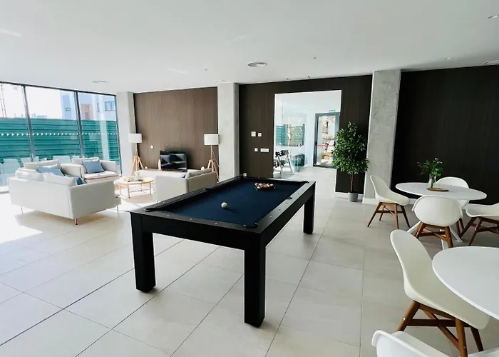 Moderne Et Cosy Avec Piscine, Jacuzzi, Salle De Sport Et Billard Estepona